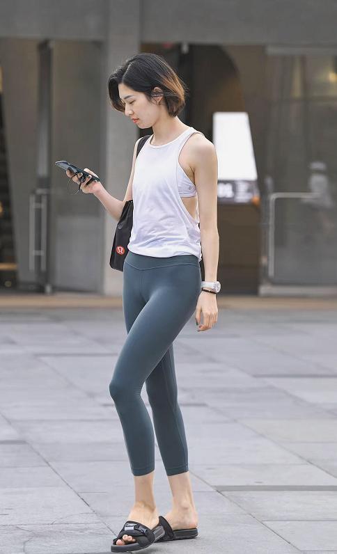 国产瑜伽紧身裤视频在线