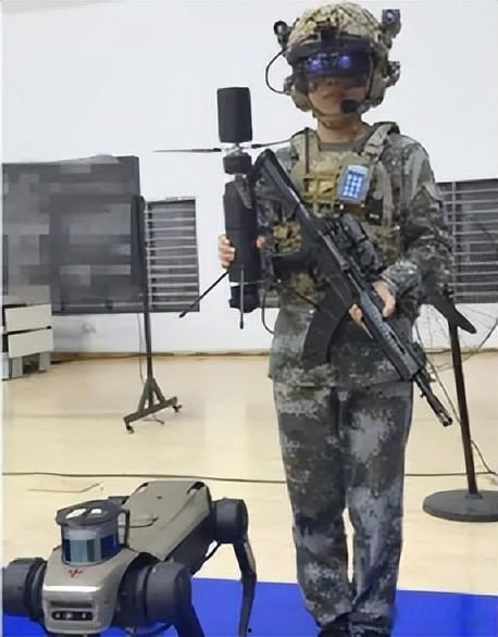 国产机械狗爬楼梯视频,智能科技助力未来生活