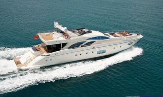 国产8米长游艇视频讲解,尽享水上生活新体验