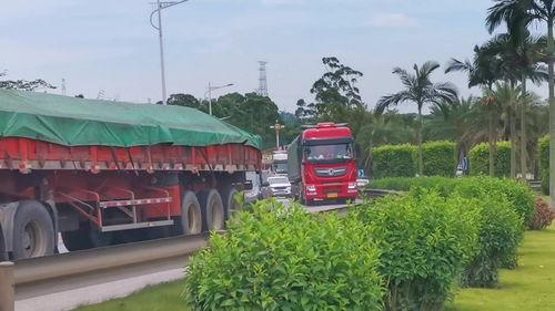 国产重卡车街拍视频